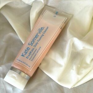 Kate Somerville eradikate daily foaming cleanser
